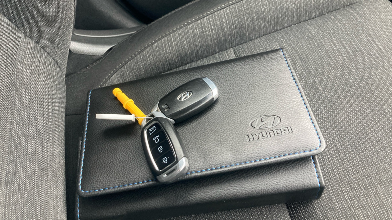 Hyundai KONA 150kW Premium 64kWh 5dr Auto Electric Hatchback